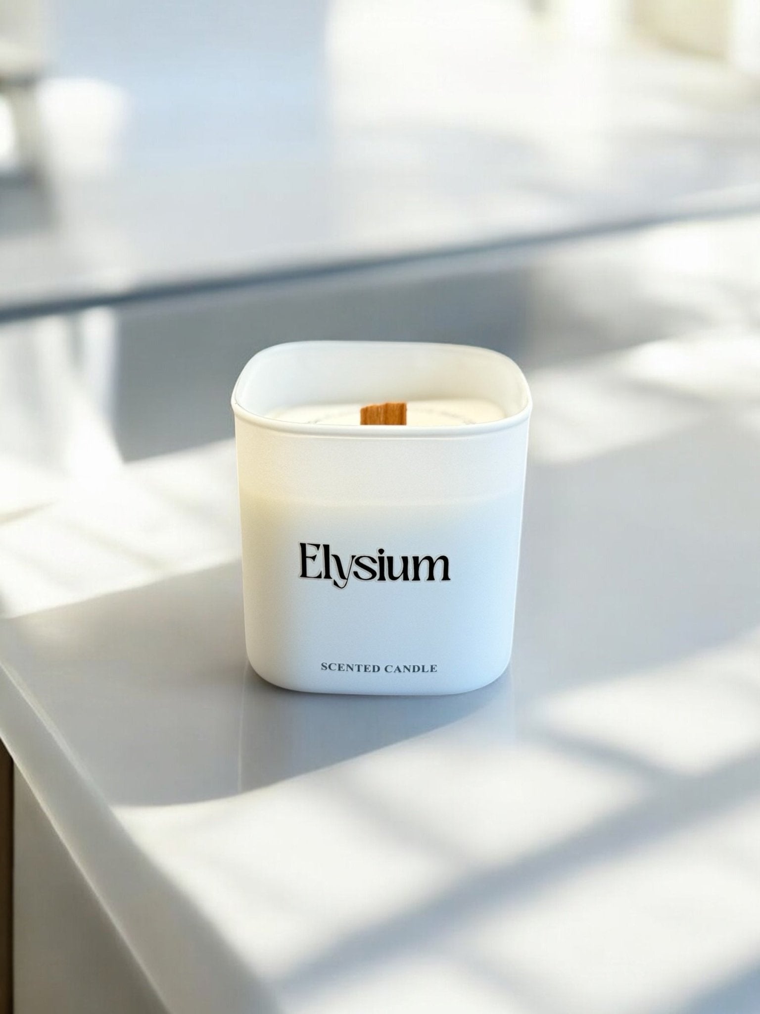White Bloom - Scented candle in White - Elysium Decor